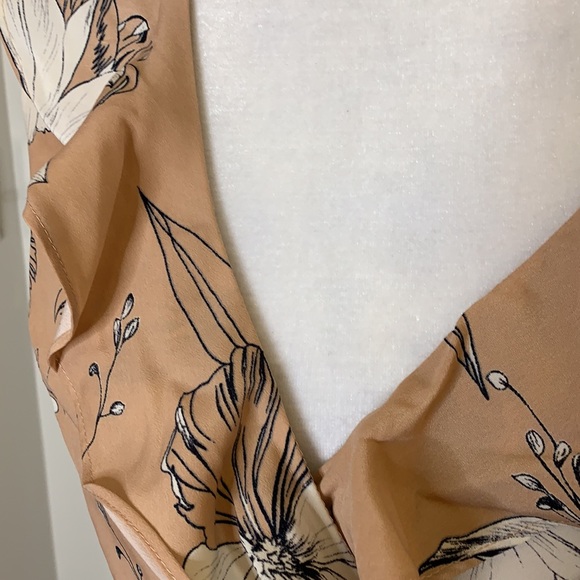 *SALE* NWT LOST+ WANDER Peach Floral Print Wrap Dress - Picture 6 of 11